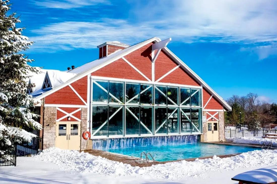 Hillside Haven: Carriage Club Resort Retreat Edgar Exteriér fotografie
